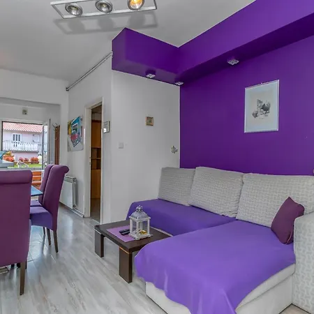 Skoljka Apartment